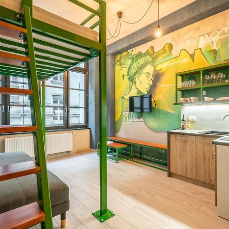 Graffiti Apartments Вроцлав Экстерьер фото