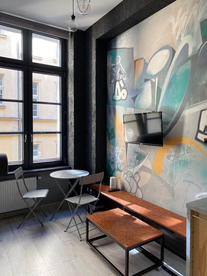 Graffiti Apartments Вроцлав Экстерьер фото