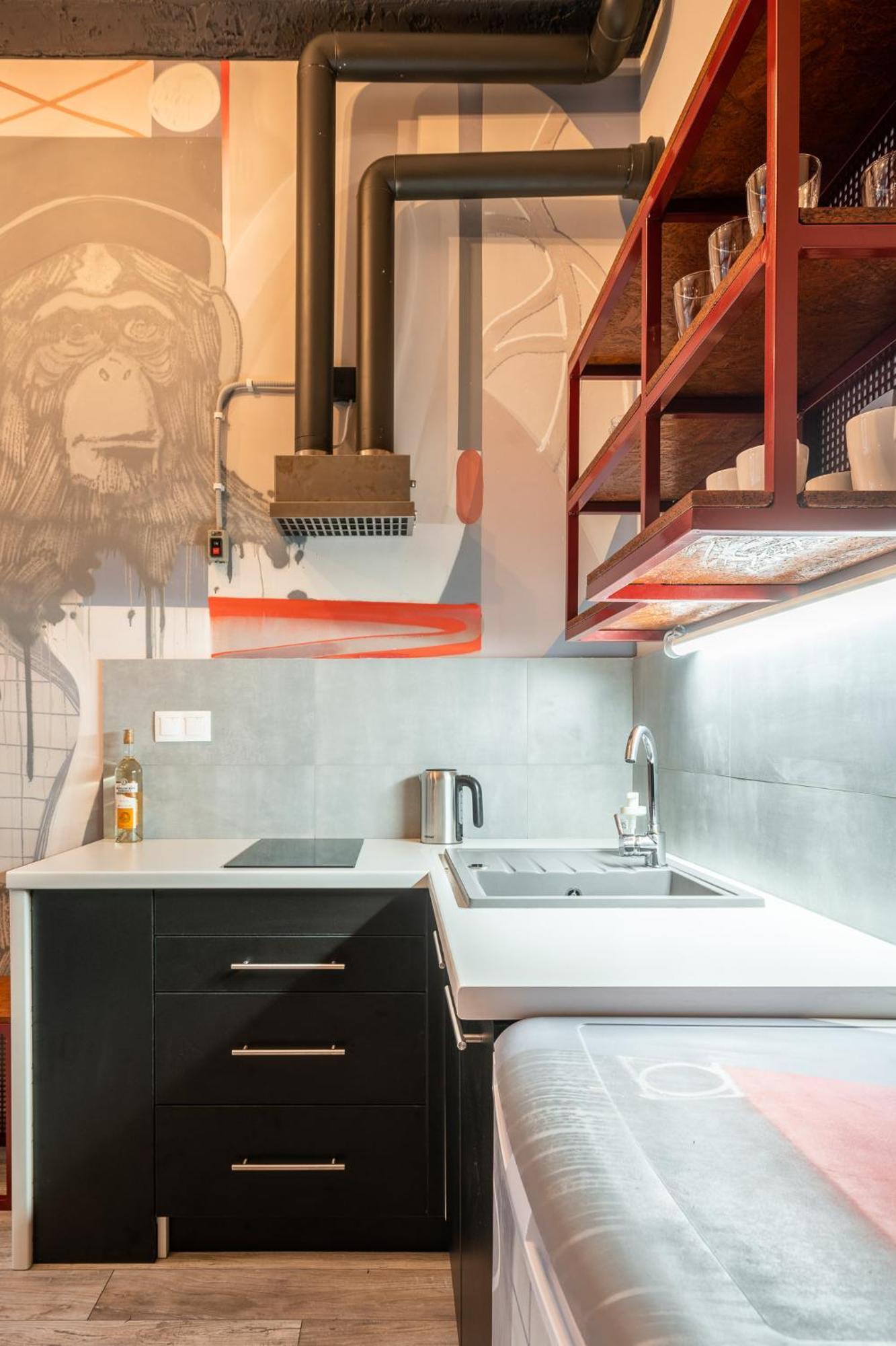 Graffiti Apartments Вроцлав Экстерьер фото