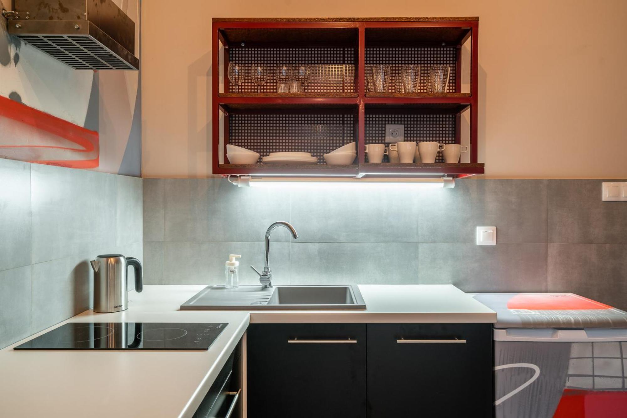 Graffiti Apartments Вроцлав Экстерьер фото