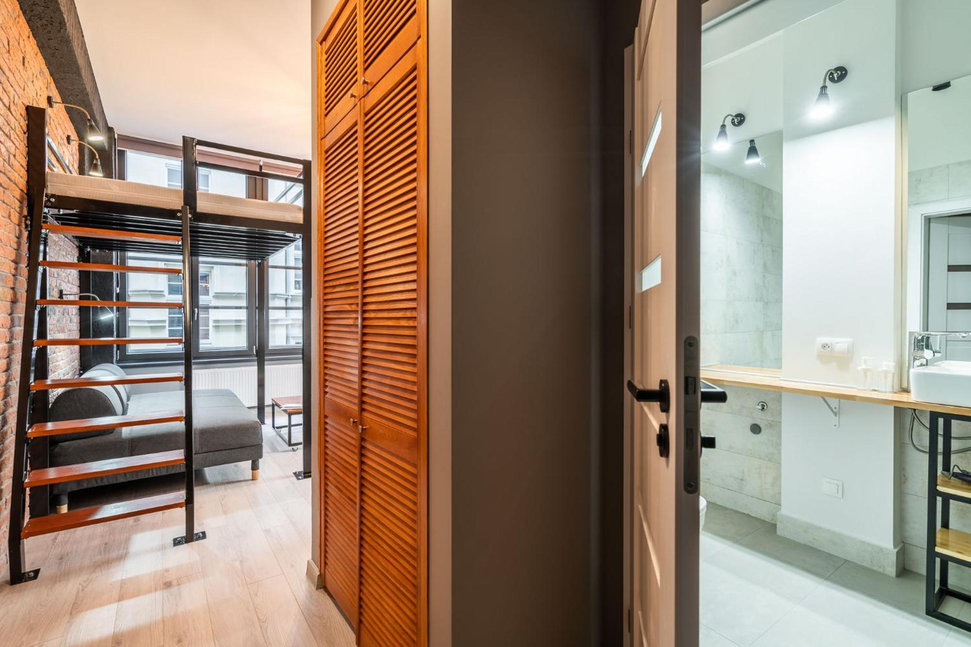 Graffiti Apartments Вроцлав Экстерьер фото
