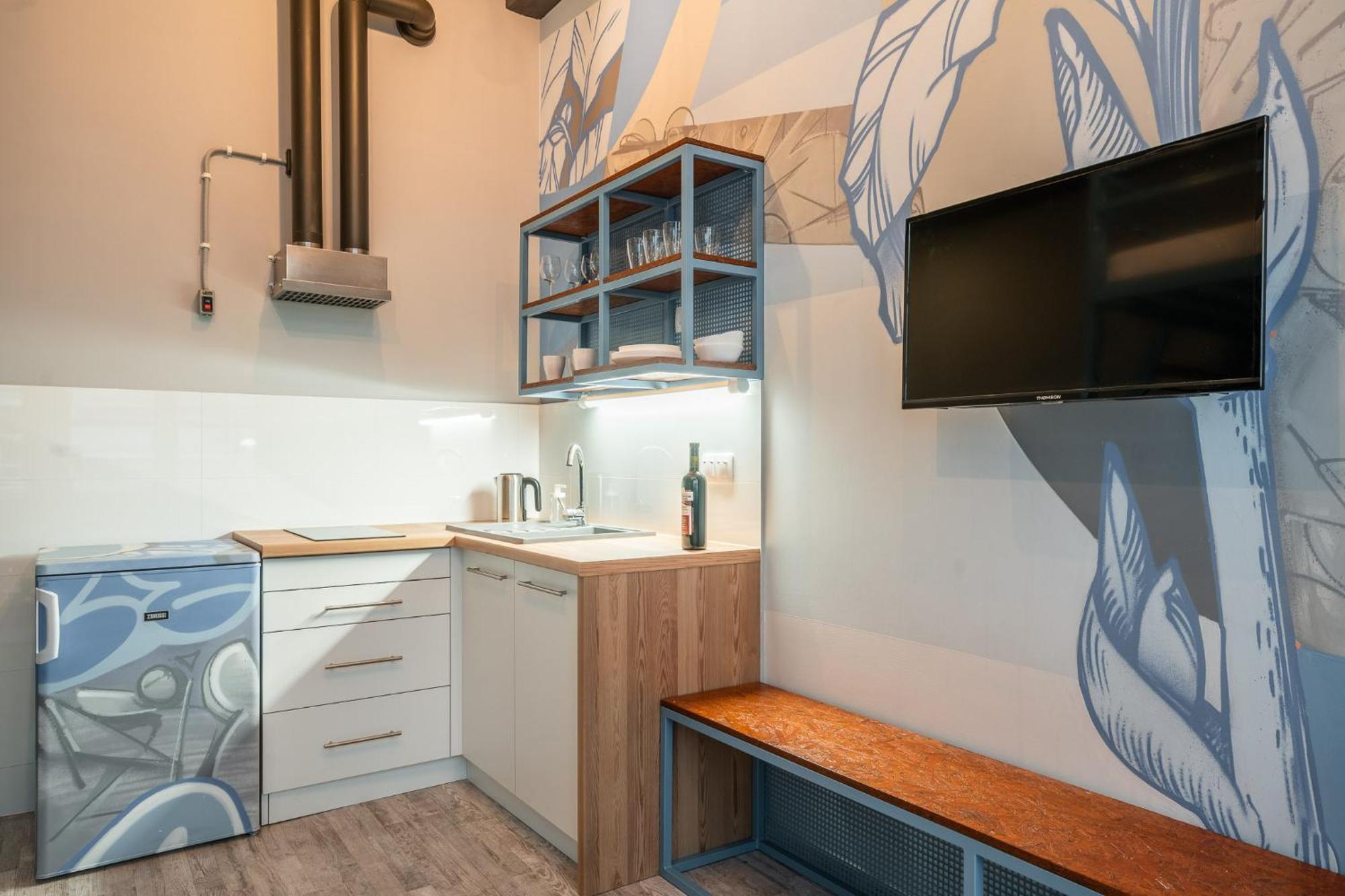 Graffiti Apartments Вроцлав Экстерьер фото