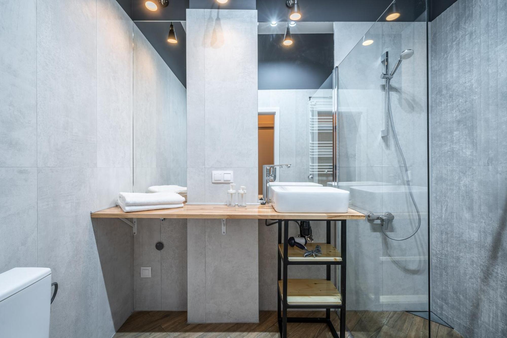 Graffiti Apartments Вроцлав Экстерьер фото