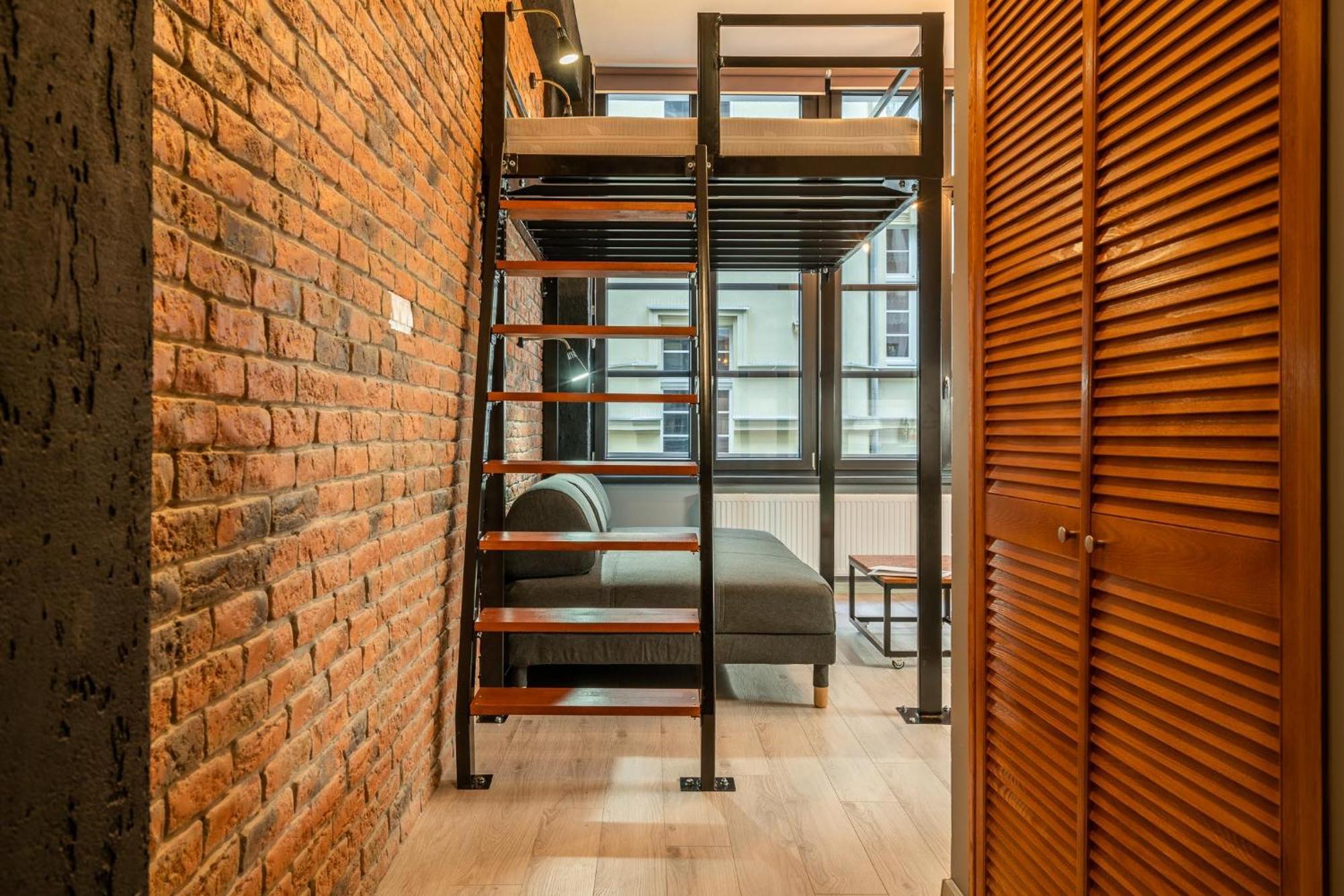 Graffiti Apartments Вроцлав Экстерьер фото